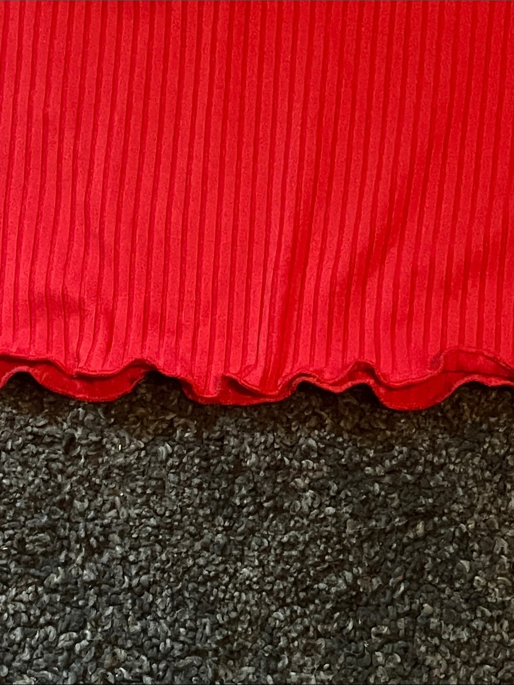 PrettyLittleThing Red Ribbed Tube Top - Picture 3 of 3